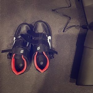 Peloton Cycling Shoes with cleats - size 39.
